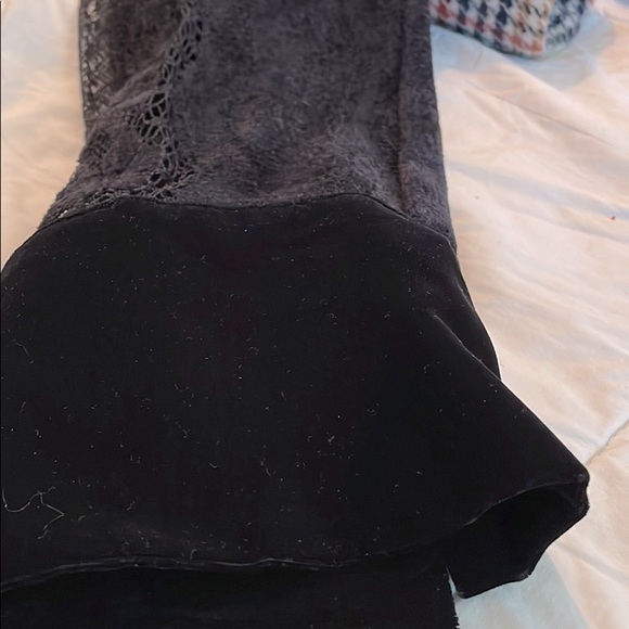 Zara lace button up long sleeve - Picture 2 of 3